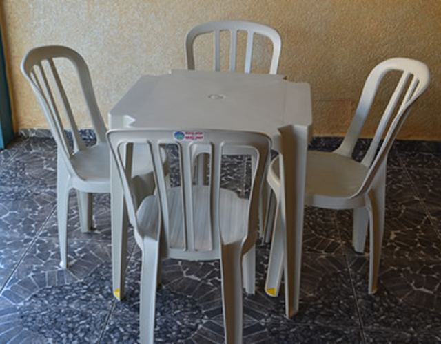 Locação de Mesas e Cadeiras de Plastico para Festas